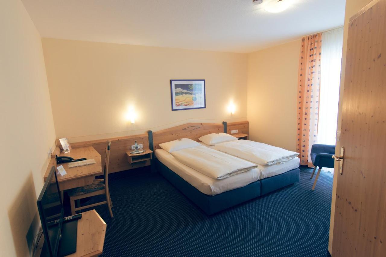 Hotel Waldeck Garni Kist Exterior photo